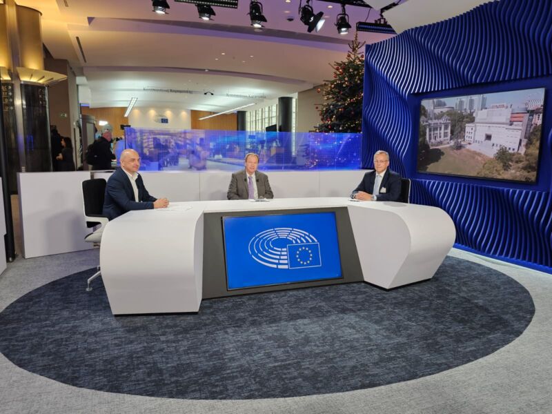 Image for the Tweet beginning: Housing crisis, energy efficiency &amp;